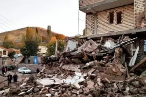 Al menos cinco muertos y medio centenar heridos en un terremoto que sacudi el sur de Irn