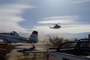 Incendio en Andalgal: controlaron gran parte del siniestro tras la llegada del segundo avin