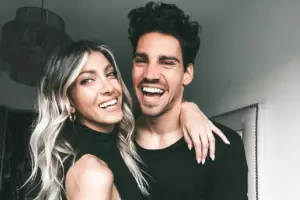 Cande Ruggeri revel el sexo de su beb en medio de un festejo ntimo