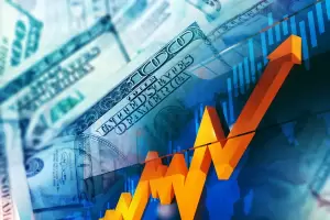 El dlar blue salta $7, se vende a $337 y se acerca a marcar un nuevo rcord