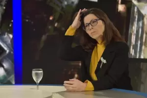 Dura crtica de opositores y economistas a Batakis por cuestionar el turismo en el exterior