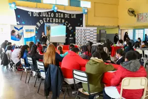 Estudiantes de escuelas primarias participaron de talleres sobre medios y periodismo