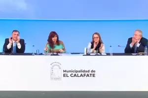 Cristina Kirchner, tras los cambios en Economa: "Quiero ayudar, pero ayudar no es esconder la basura abajo de la alfombra"