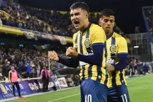 Tevez consigui su primer triunfo como DT: Rosario Central le gan a Sarmiento