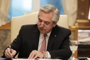 Alberto Fern�ndez criti� a �cierto periodismo� por �difamar, desanimar o perseguir�