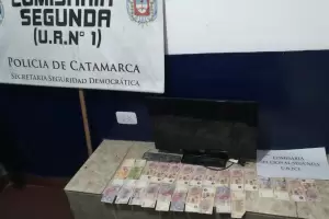 Detenido con dinero y un televisor en la calle