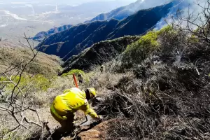 Incendios forestales: contienen el fuego en la Sierra del Gracin y La Aguada