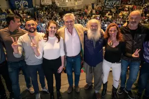 Alberto Fernndez recibi a dirigentes de movimientos sociales oficialistas