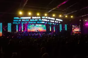 La Fiesta del Poncho llega a su fin y se despide a pleno este domingo