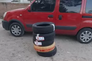 Detuvieron a un catamarqueo y le secuestraron cubiertas sin documentacin