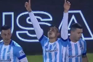 Atltico Tucumn super  1- 0 a Aldosivi