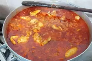 Cocineros de Mara prepararon ms 300 porciones de polenta para los ms necesitados