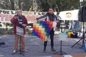 Con una radio abierta en el Paseo de la Fe, se manifestaron grupos antimineros