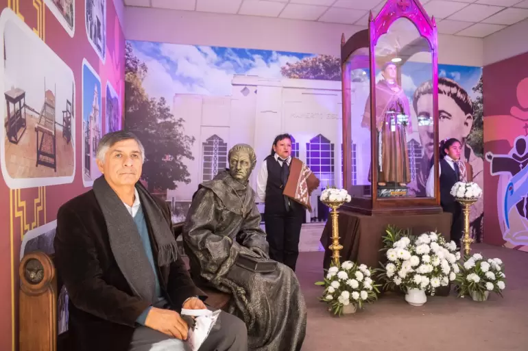 beato mamerto esquiu. poncho 2022