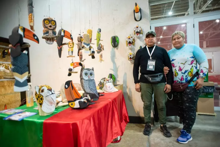 artesanos. poncho 2022