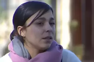 Fue encerrada y brutalmente golpeada por su pareja, pero debe trabajar con l todos los das