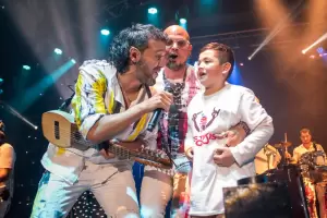 Sexta luna del Poncho: todos bailaron al ritmo de Los Tekis y hasta hubo propuesta de casamiento