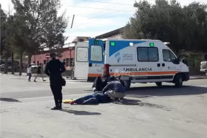Una motociclista choc contra un auto en Fiambal