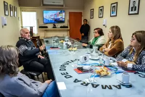 Diputadas se reunieron con el especialista en bio�tica, Carlos Soriano para dialogar de la Ley de Muerte Digna