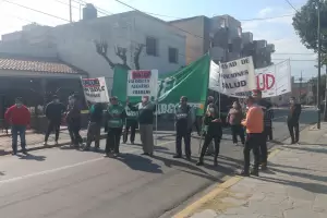 Crece el malestar en Salud: por un adicional, administrativos reclamaron frente al ministerio