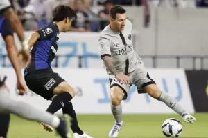 Con gol de Messi y Neymar, el PSG triunf� 6-2 ante Gamba Osaka