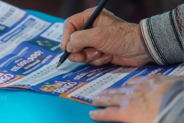 Mi Bingo dej� nuevos millonarios en la provincia y entreg� un auto 0 km
