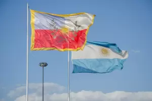 Feriado con cielo nublado y clima sper clido