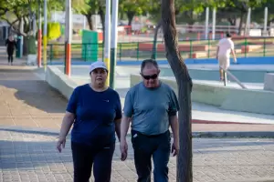 Jueves caluroso y algo de alivio por el viento