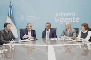 Jalil firm con Scioli convenios por financiamiento de PyMEs