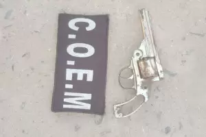 Una Septuagenaria amenazaba a los transe�ntes con un revolver en desuso