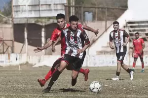 Defensores se qued con el clsico y sali de la zona de descenso