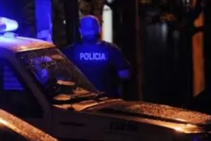 Debieron reducir a tres hombres que se peleaban a golpe de puo