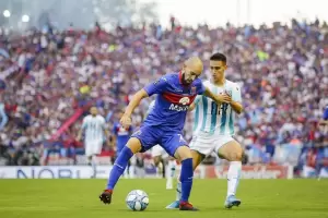 Racing busca una victoria frente a Tigre que le permita acercarse a la cima