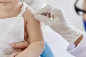 Vacuna Covid en menores: insisten con la importancia de completar esquemas