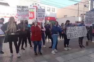 Protesta contra Zelaya frente al CD capitalino