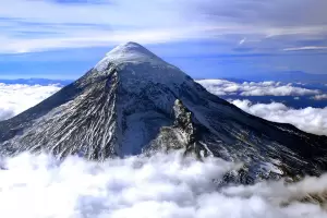 Parques Nacionales dio marcha atrs despus de declarar al volcn Lann como sitio sagrado mapuche