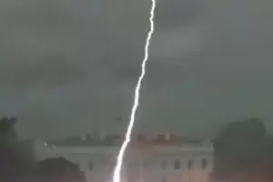 Tragedia: Una pareja de ancianos festejaba su aniversario de bodas y muri tras ser alcanzada por un rayo