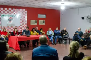 Todas lneas internas de UCR se reunieron para discutir el avance del partido