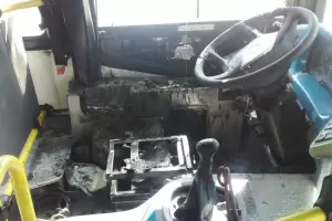 Un colectivo se incendi en el sur de la ciudad capital