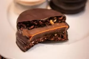 ANMAT prohibi la venta de un alfajor en todo el pas: Qu marca es y qu norma incumple?