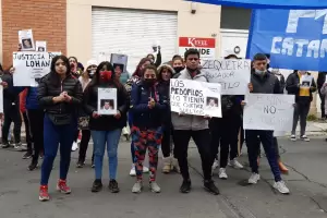 Familiares de menor abusado manifiestan frente a Fiscala