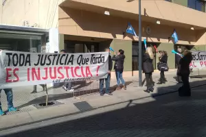 Ahorristas volvieron a manifestarse frente al Juzgado Federal