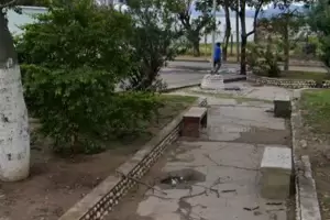 Violencia: la agredi� f�sicamente una mujer mientras trabajaba en el mantenimiento de una plaza