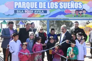 El Gobernador entreg viviendas e inaugur obras en La Paz
