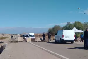 Vecinos se manifestaron y cortaron la ruta para que se detuviera al abusador de dos menores