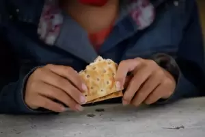 Un tercio de los chicos argentinos sufre hambre y el 60 por ciento recibe comida del Estado