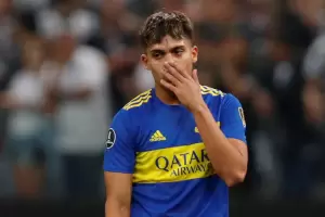 Boca confirm la grave lesin de Exequiel Zeballos: fractura de tibia y compromiso ligamentario
