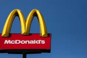 McDonald's anuncia un plan de reabrir restaurantes en Ucrania