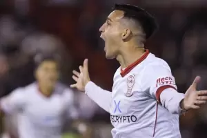 Huracn gole 4-1 a Sarmiento de Junn y escal a tercera posicin del campeonato