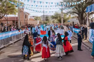 Colorida primera Fiesta Municipal Sanmartiniana